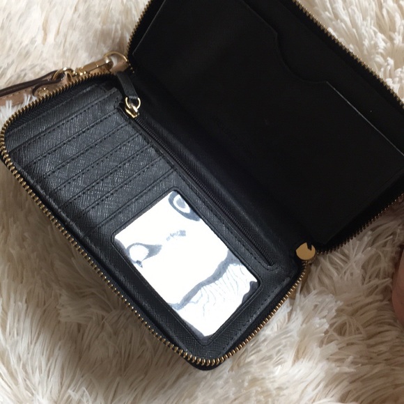 MICHAEL KORS - Black Wallet - Picture 9 of 11